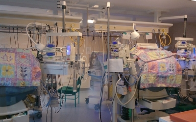 O familie din Sibiu a donat 46.000 de lei pentru achiziționarea unui aparat performant necesar Secției de Neonatologie din Sibiu