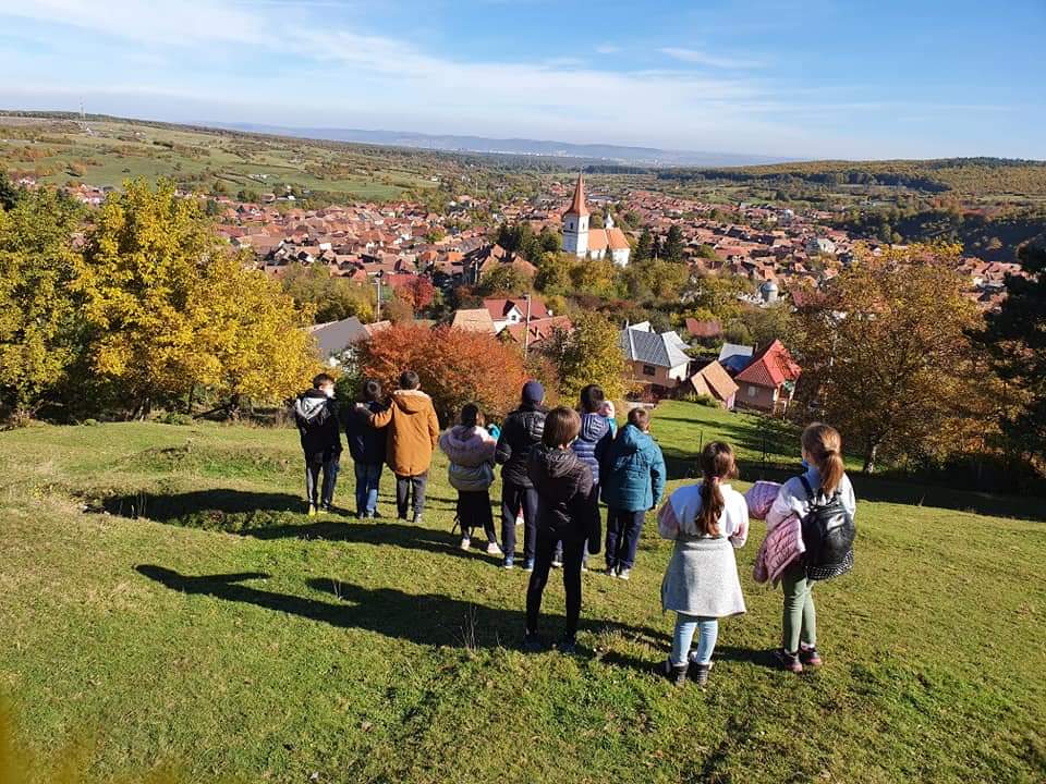 „Elevi fericiți într-o școală prietenoasă”, proiect la Școala Barcianu din Rășinari pentru îmbunătățirea actului educațional