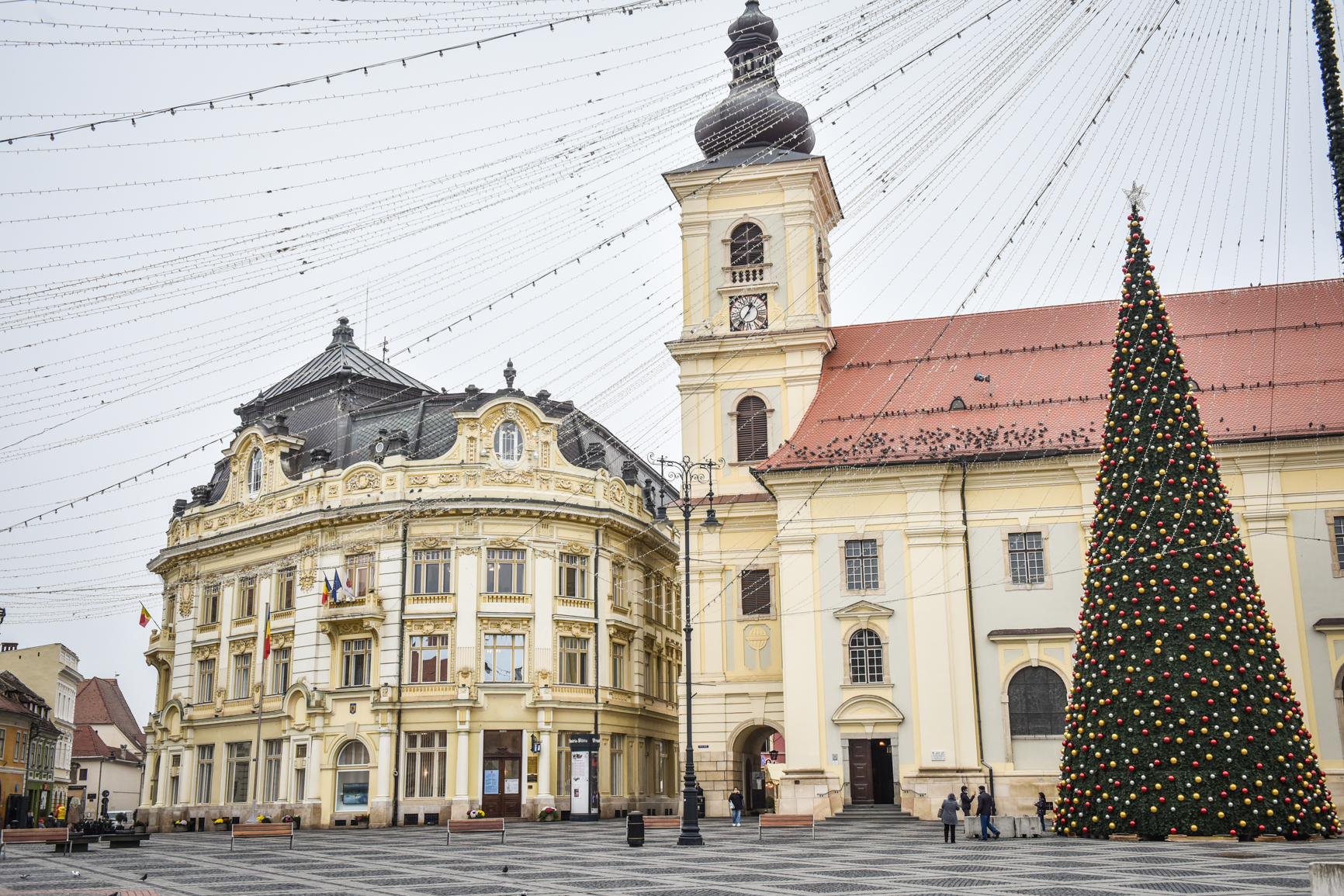 Salariile din Primăria Sibiu, propuse a fi mărite cu 10,9%. Și tot rămân mai mici decât cele din Avrig ori Șelimbăr