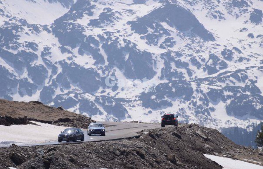 Un tronson din Transalpina rămâne deschis iarna, pentru turiștii care vor să ajungă la stațiunile montane