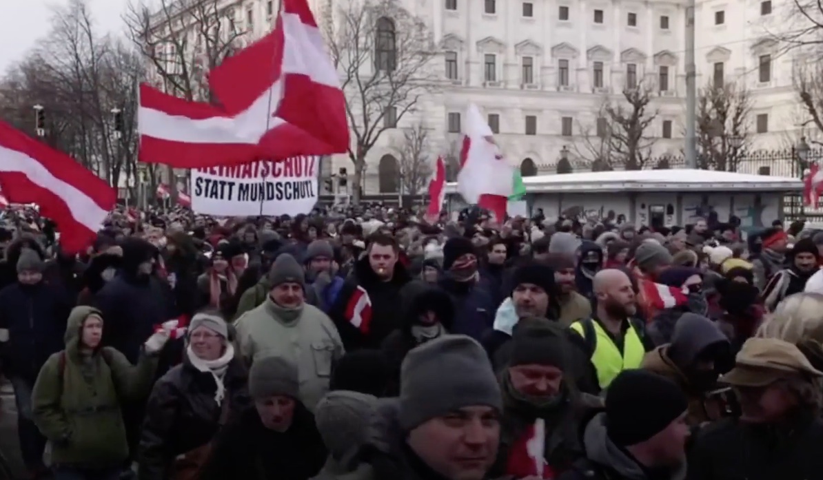 Mii de manifestanţi, la Viena, împotriva vaccinării obligatorii. Manifestația a fost organizată de un partid de extremă dreapta