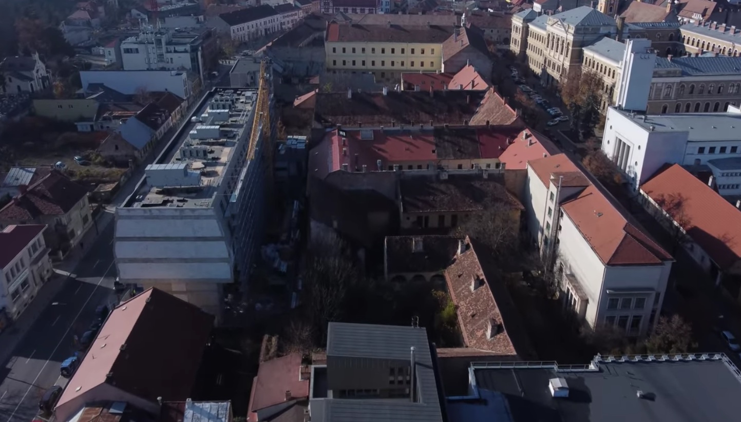 VIDEO Hotelul ”sicriu” construit de familia Ghișe în Cluj, din nou subiect de dezbateri. ”Noul hotel face parte din stil urbanistic de junglă”
