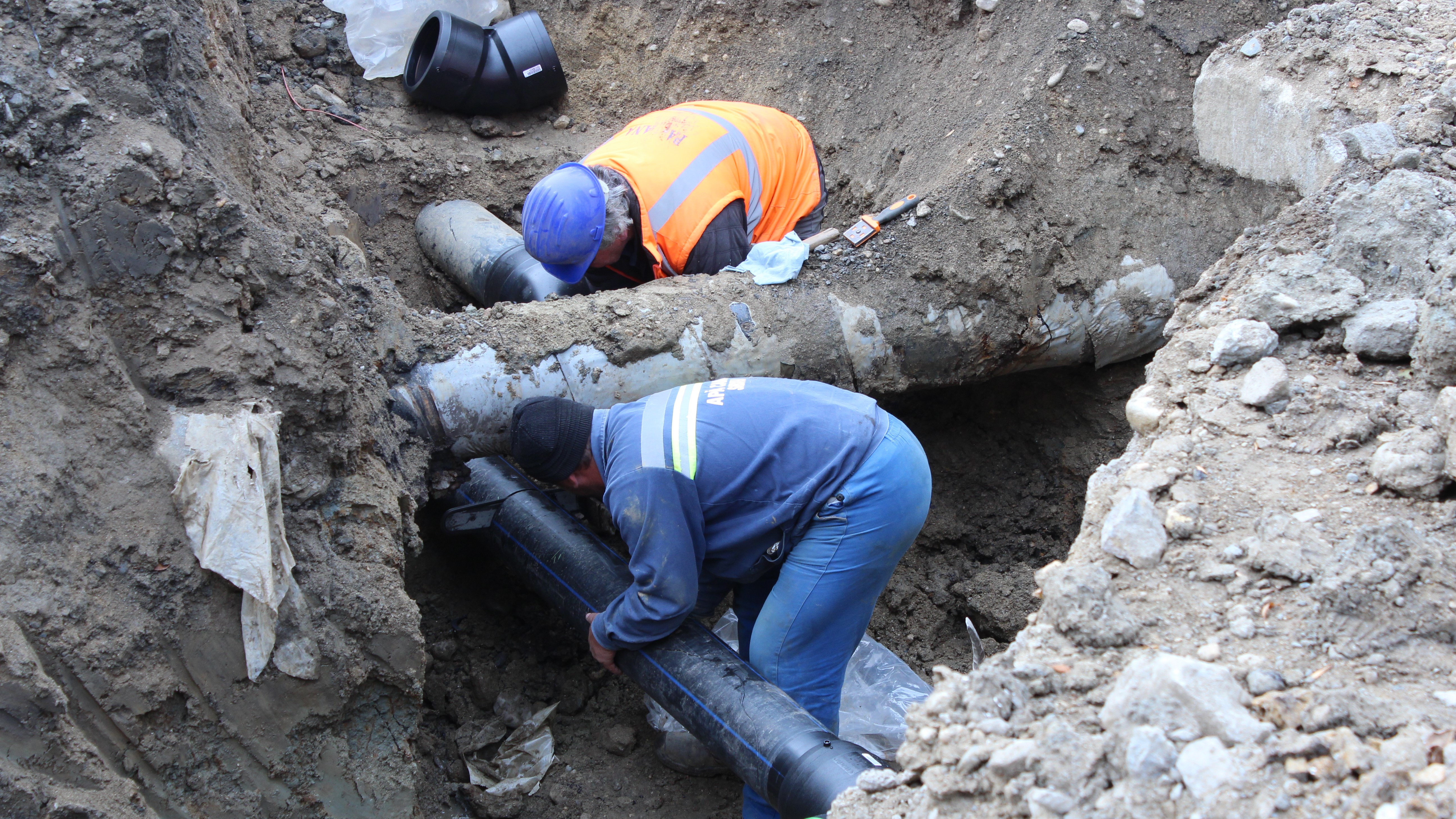 Lucrări la rețeaua de alimentare cu apă a comunei Rășinari