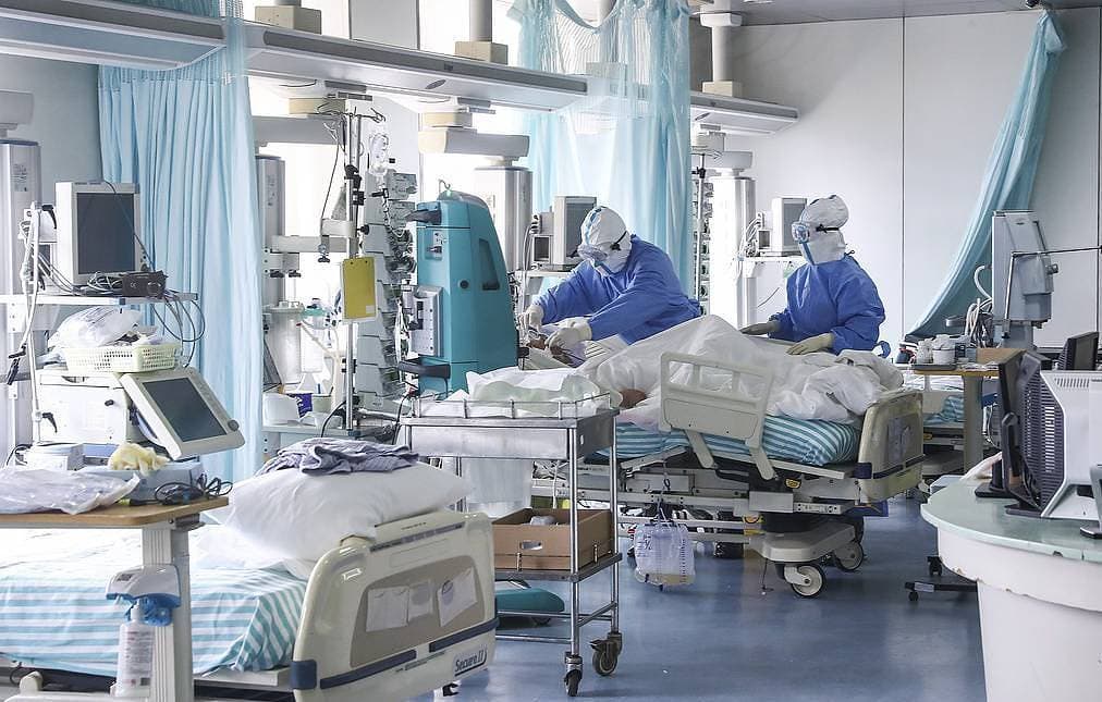Din 457 de pacienți COVID-19 internați în spitalele din Sibiu, 393 nu sunt vaccinați împotriva virusului