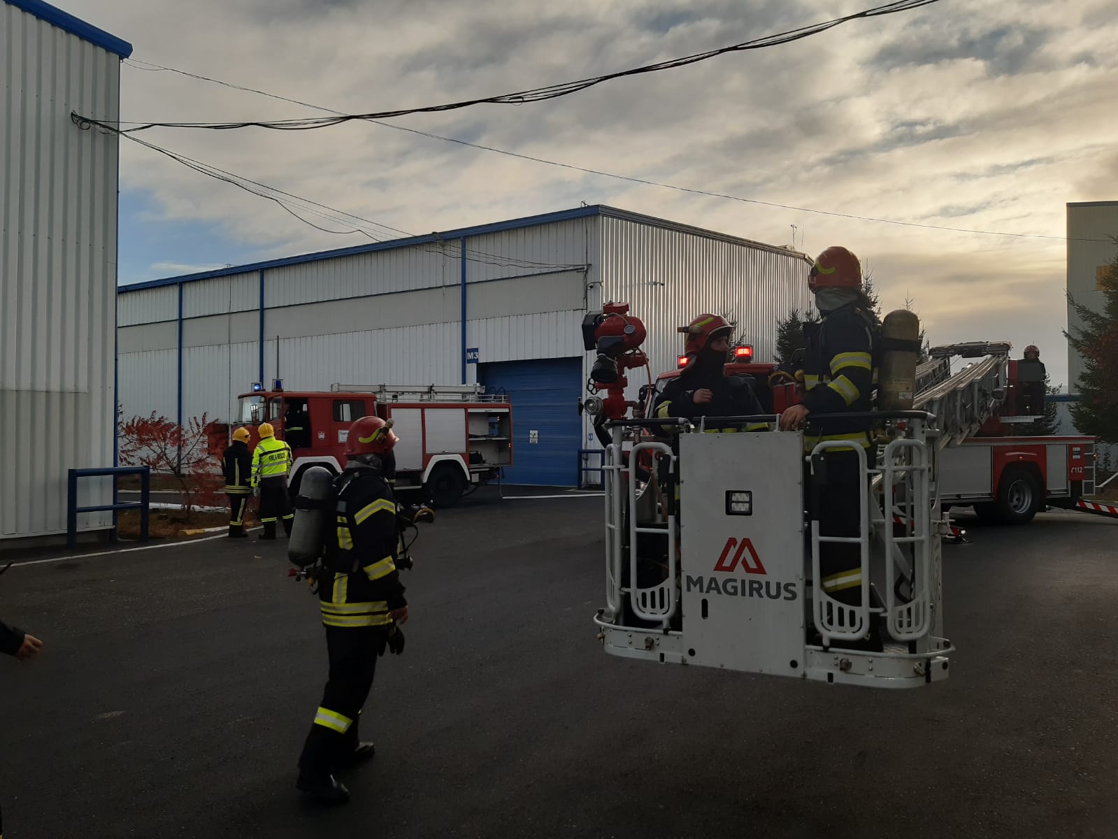 Simulare cu 100 de forțe, la o companie din Șelimbăr. S-a simulat intervenția în caz de explozie