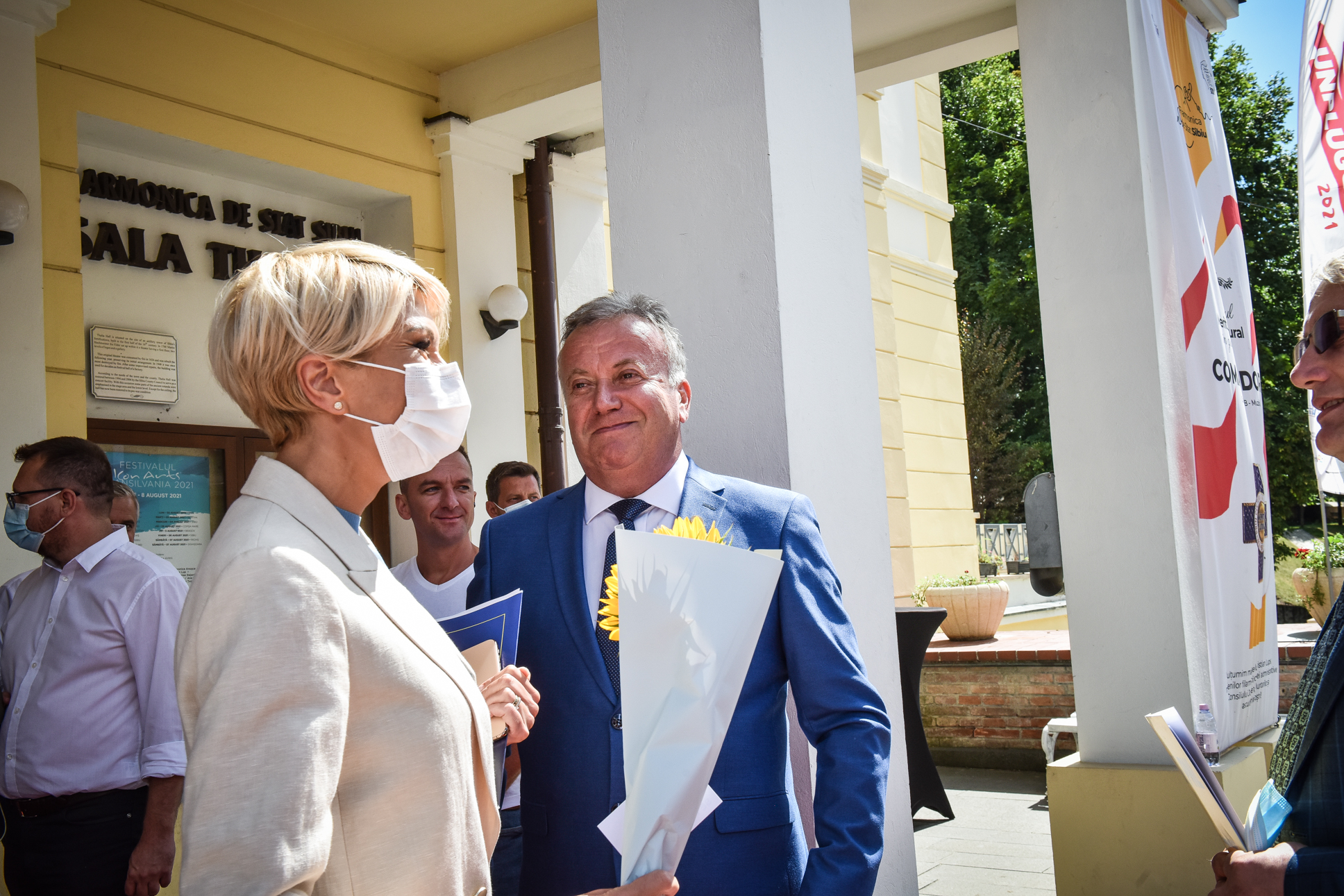 Șovăială, atac voalat la Raluca Turcan: ” Sibienii ce să înțeleagă de la un ministru PNL care a ieșit alături de ei în stradă împotriva OUG 13, iar acum se bate pe același ciolan cu PSD?!”