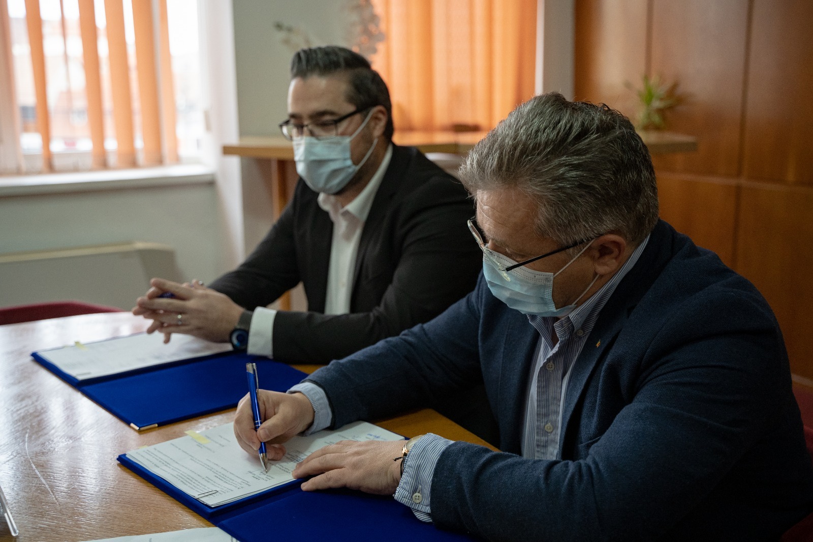Primăria Mediaș cumpără tablete pentru școala online a elevilor