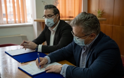 Primăria Mediaș cumpără tablete pentru școala online a elevilor