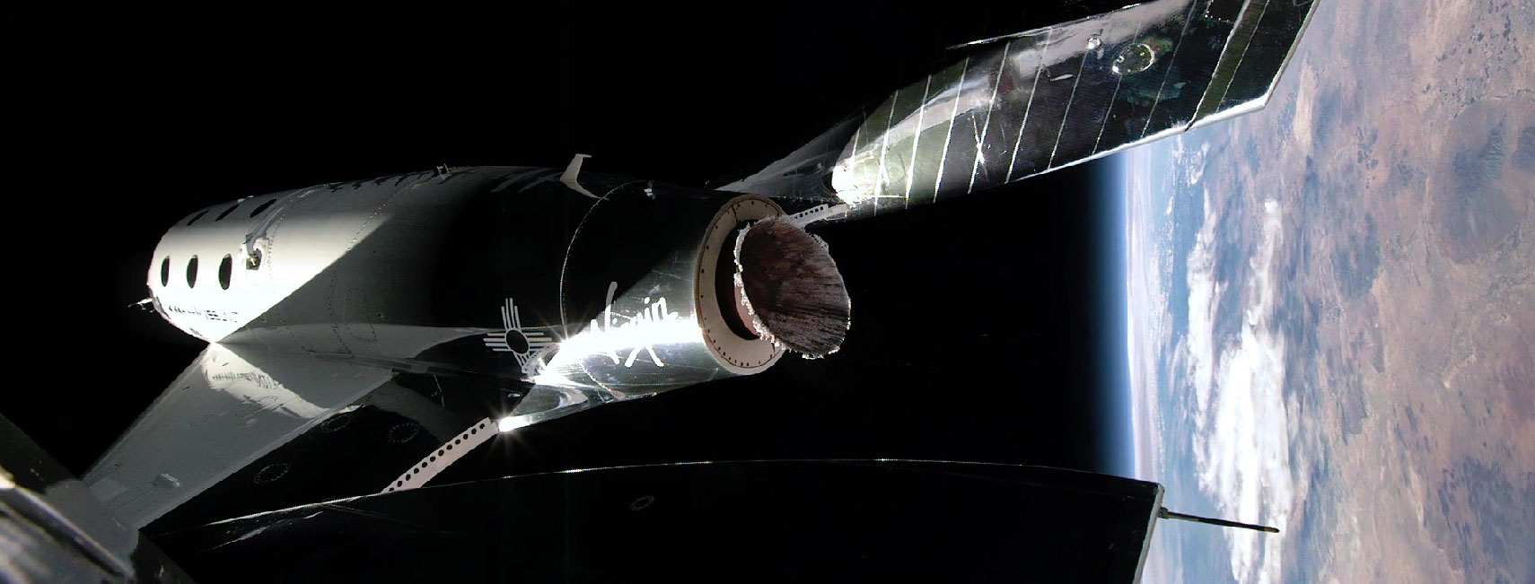 Virgin Galactic a vândut circa 100 de bilete pentru o călătorie în spaţiu, la preţul de 450.000 de dolari fiecare