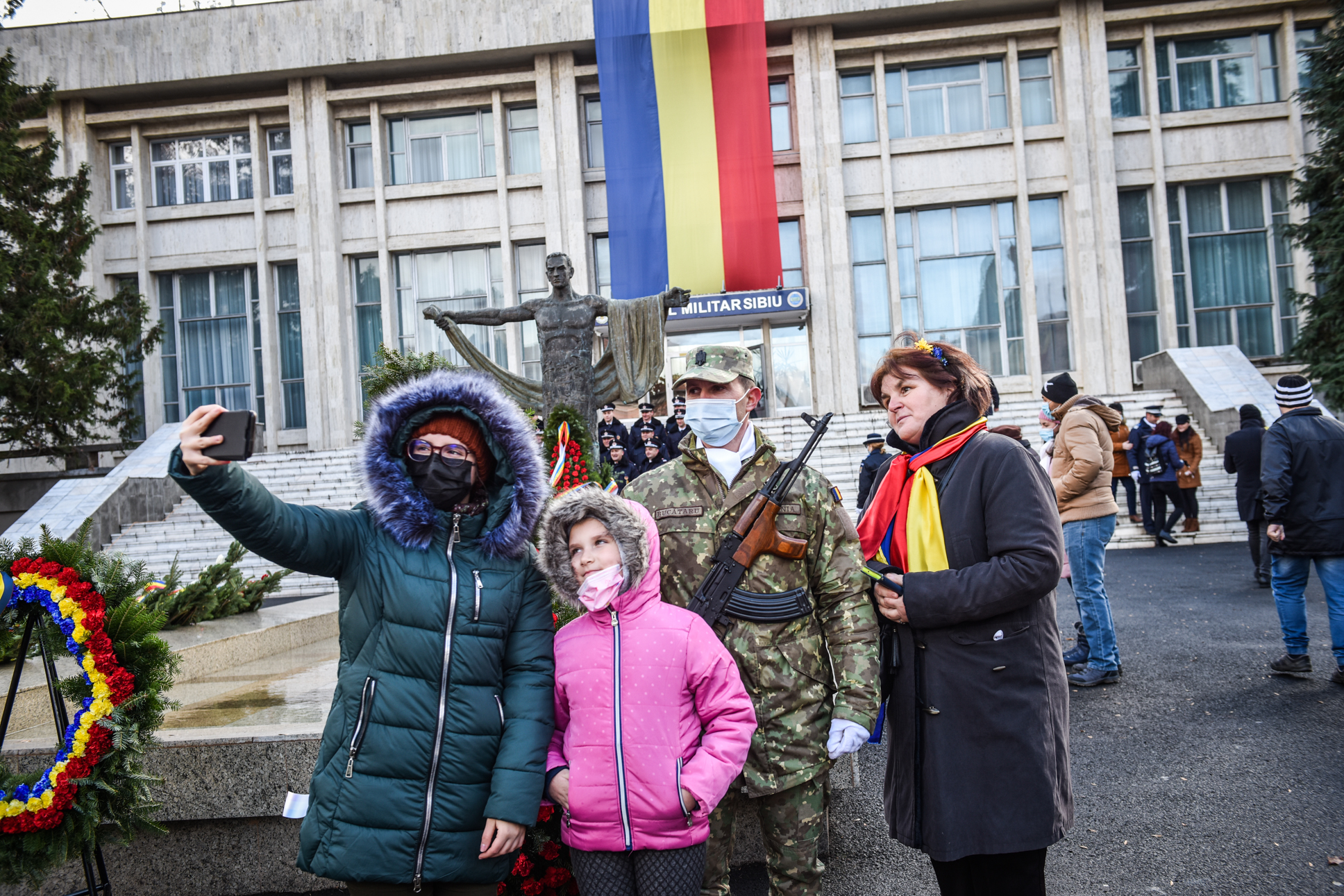 FOTO VIDEO – Cum a fost de 1 Decembrie, la Sibiu: „M-am întors în timp cu aproape 40 de ani