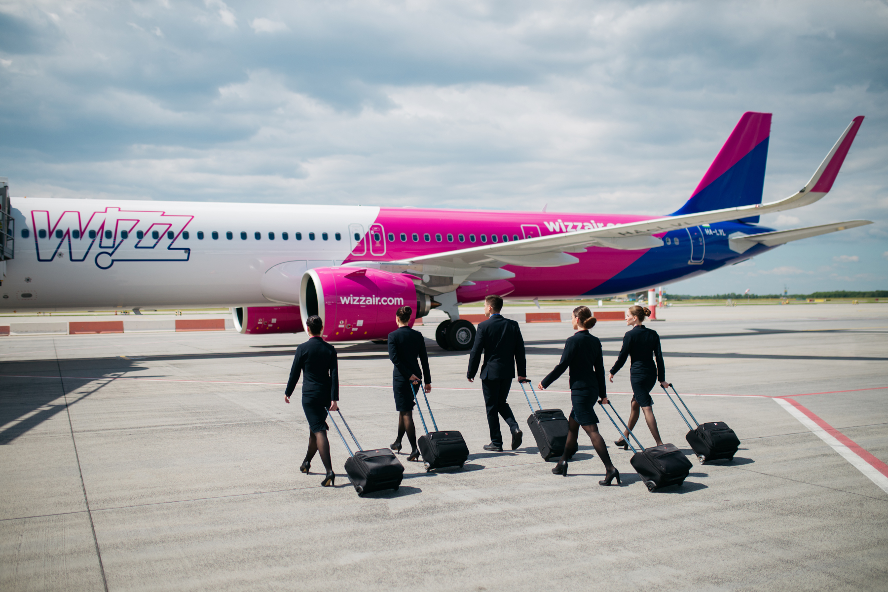 Wizz Air suspendă două rute din Sibiu: către Spania și Germania