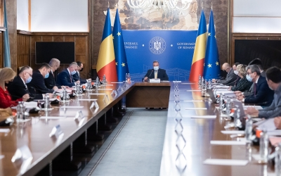 Premierul Ciucă i-a cerut lui Florin Roman să-și clarifice suspiciunile de plagiat: gestul demisiei ar fi unul onorabil
