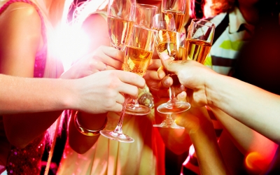 După relaxarea restricțiilor localurile sibiene se înghesuie cu oferte de Revelion: De la 150 de lei, la 1000 de euro de persoană