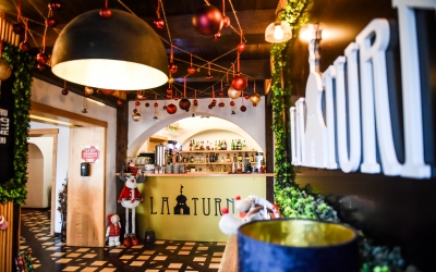 La Turn, restaurantul cu cea mai frumoasă priveliște din Sibiu, atât spre Piața Mare, cât și spre Piața Mică