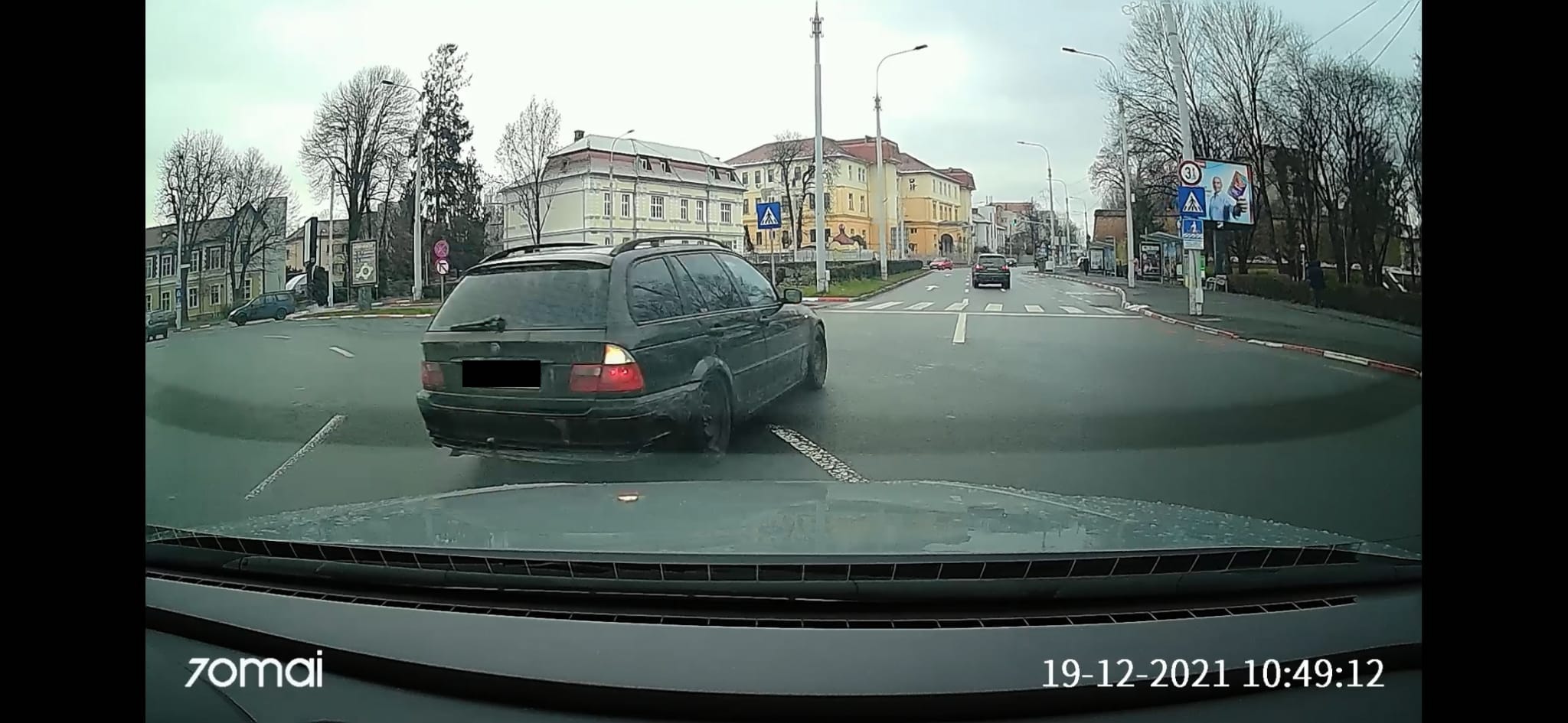 Cine este vinovat pentru ”aproape accidentul” din giratoriul de pe Coposu? Polițist: ”Șoferul care a filmat”