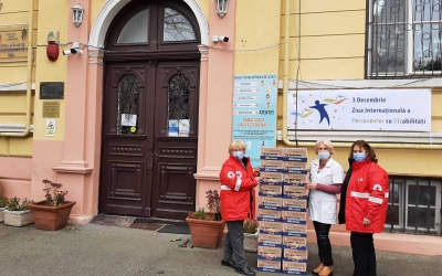Moș Nicolae de la Crucea Roșie a ajuns mai devreme la centrele de plasament și căminele de vârstnici din Sibiu