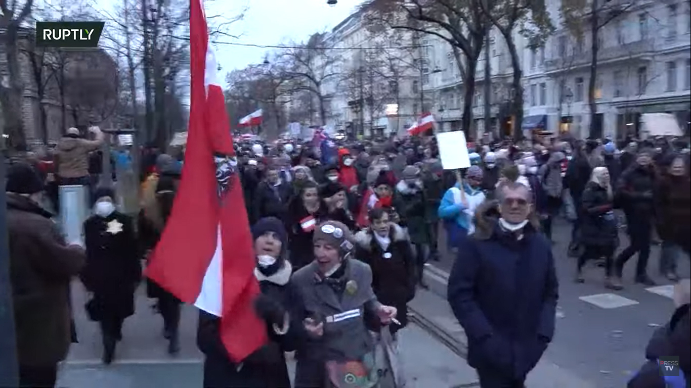 Protest anti-lockdown şi anti-vaccinare obligatorie cu peste 40.000 de participanţi la Viena