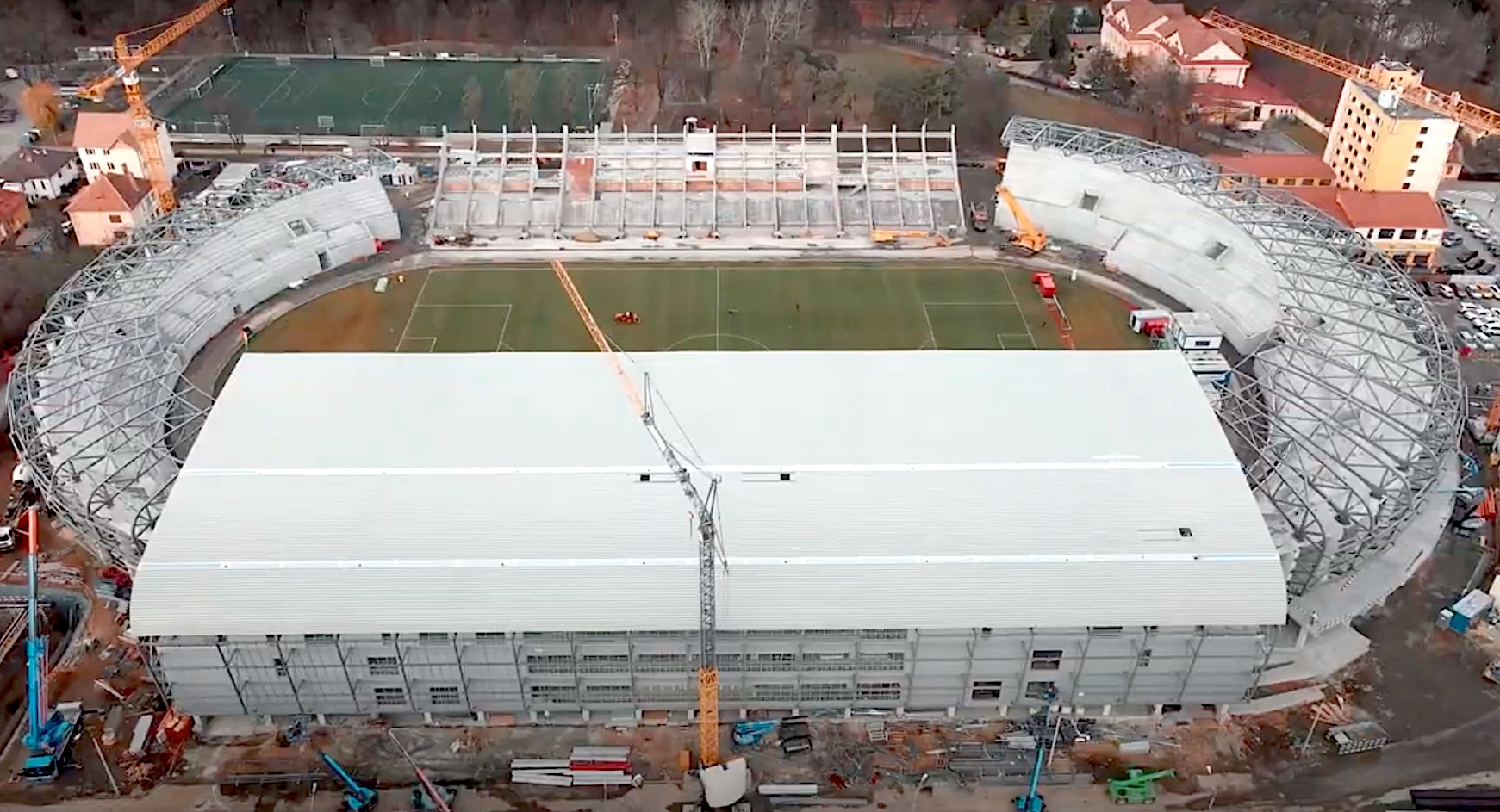 VIDEO Șantierul noului stadion al Sibiului: ”demolări majore nu ar trebui să mai fie necesare”