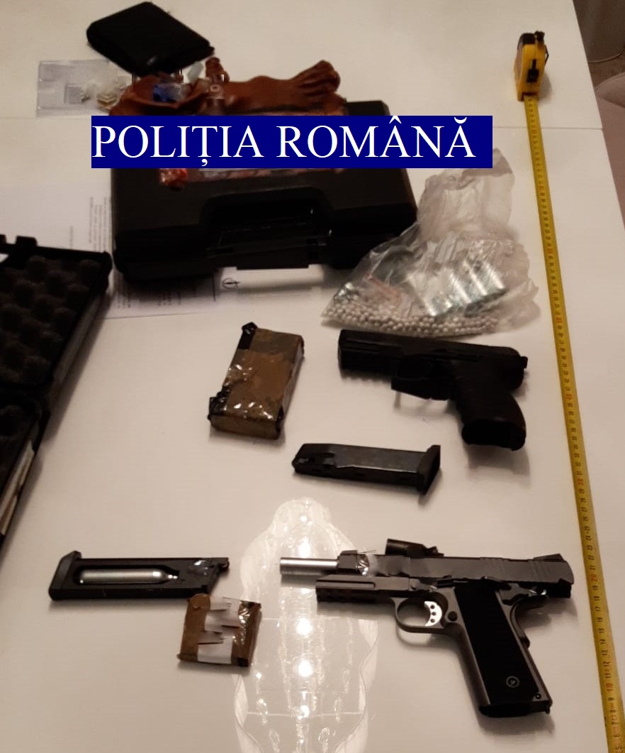 ACTUALIZARE Dosar de contrabandă cu arme neletale și muniții: Două percheziții la Sibiu