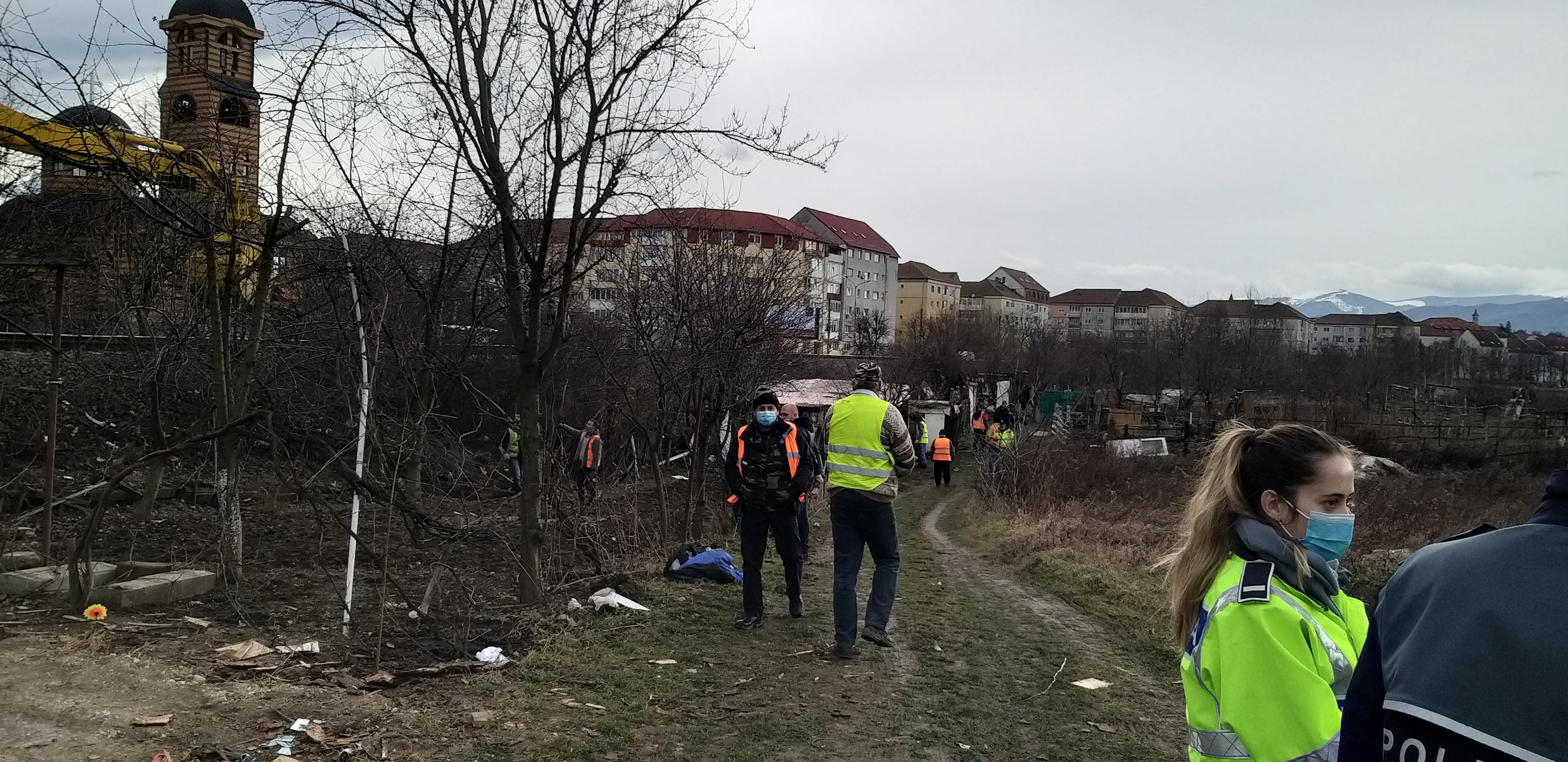 FOTO - CFR a demolat ultimele grădini ”cetățenești” din Ștrand
