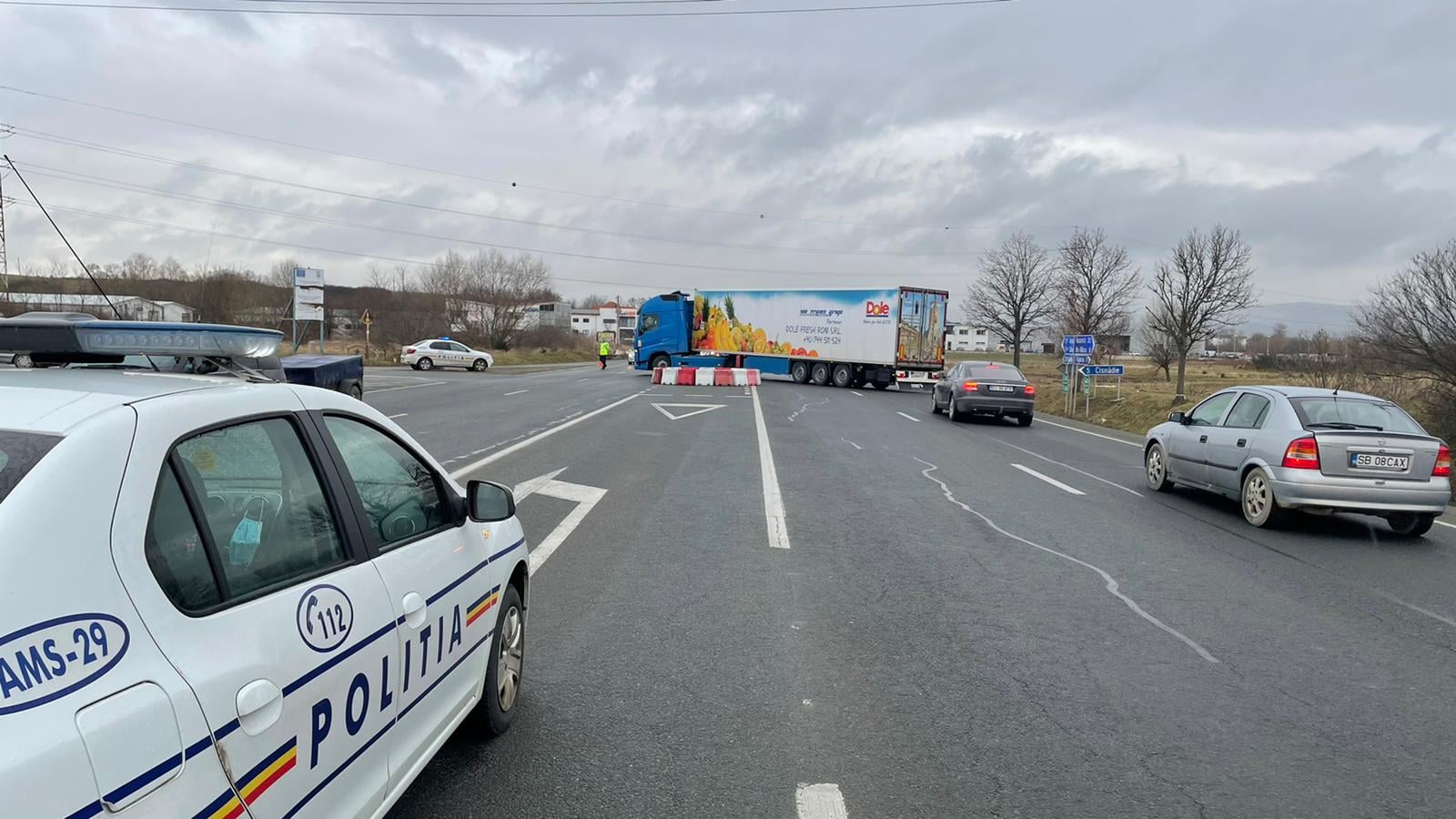 Sens giratoriu provizoriu la ieșirea de pe autostradă în Șelimbăr