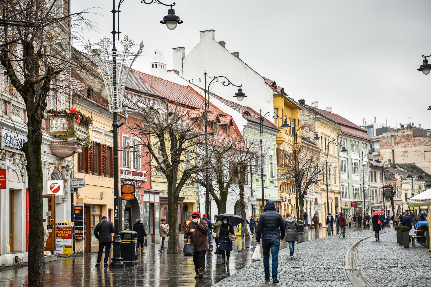 Raluca Turcan pe Bălcescu, AUR pe strada Fabricii. Politicienii primesc spații în Sibiu