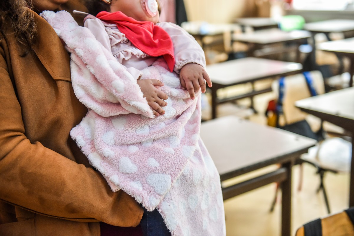 11% din copiii născuți în Sibiu, în 2019, au mame adolescente. În medie, la două clase există o elevă care a născut