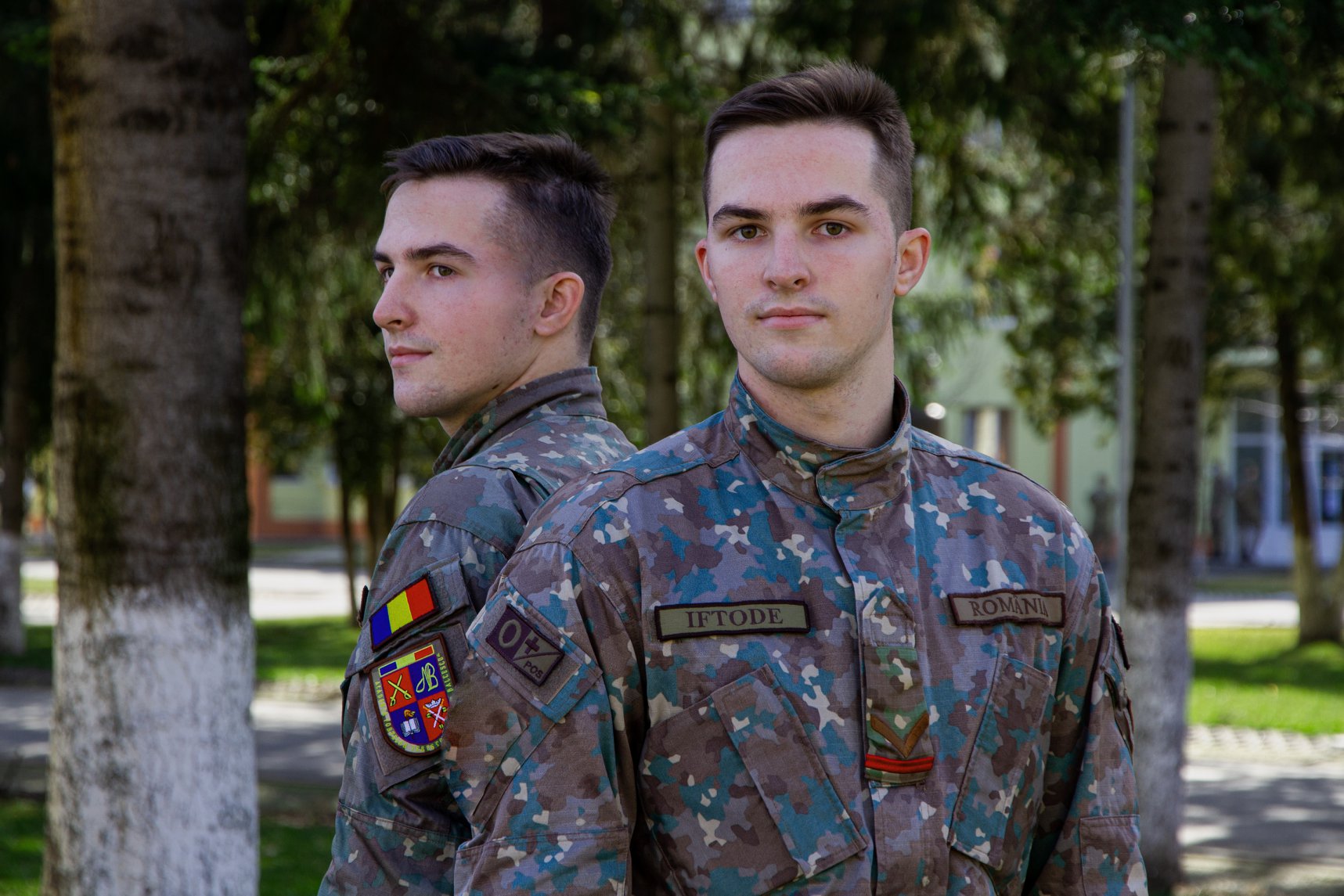 Mihăiță și Andrei, gemenii de la Academia Forțelor Terestre din Sibiu