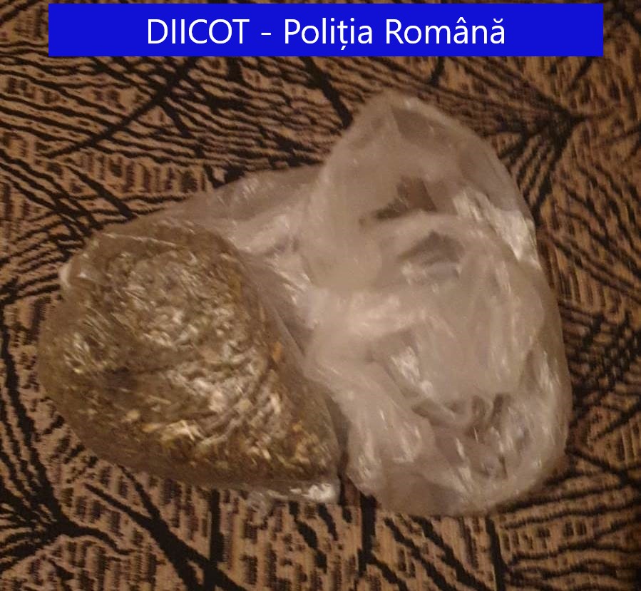 Percheziții la persoane care vindeau cannabis şi cocaină în Sibiu, Mureș și Cluj
