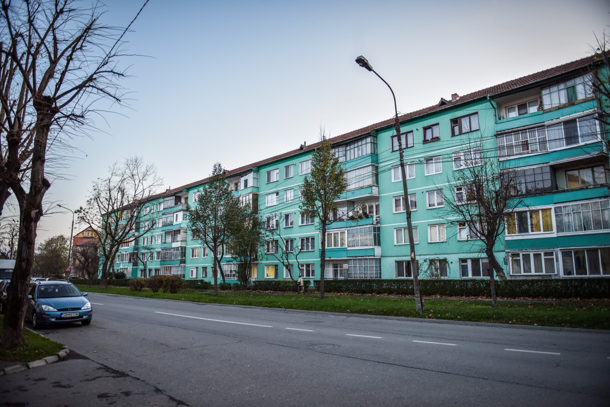 Spargere pe Gladiolelor. Hoțul a fugit cu două televizoare și un cuptor
