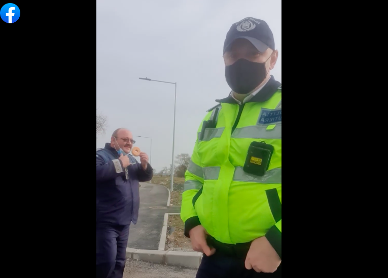 Video - Polițiștii sibieni nu te mai lasă să scapi cu o atenție, o gogoașă...