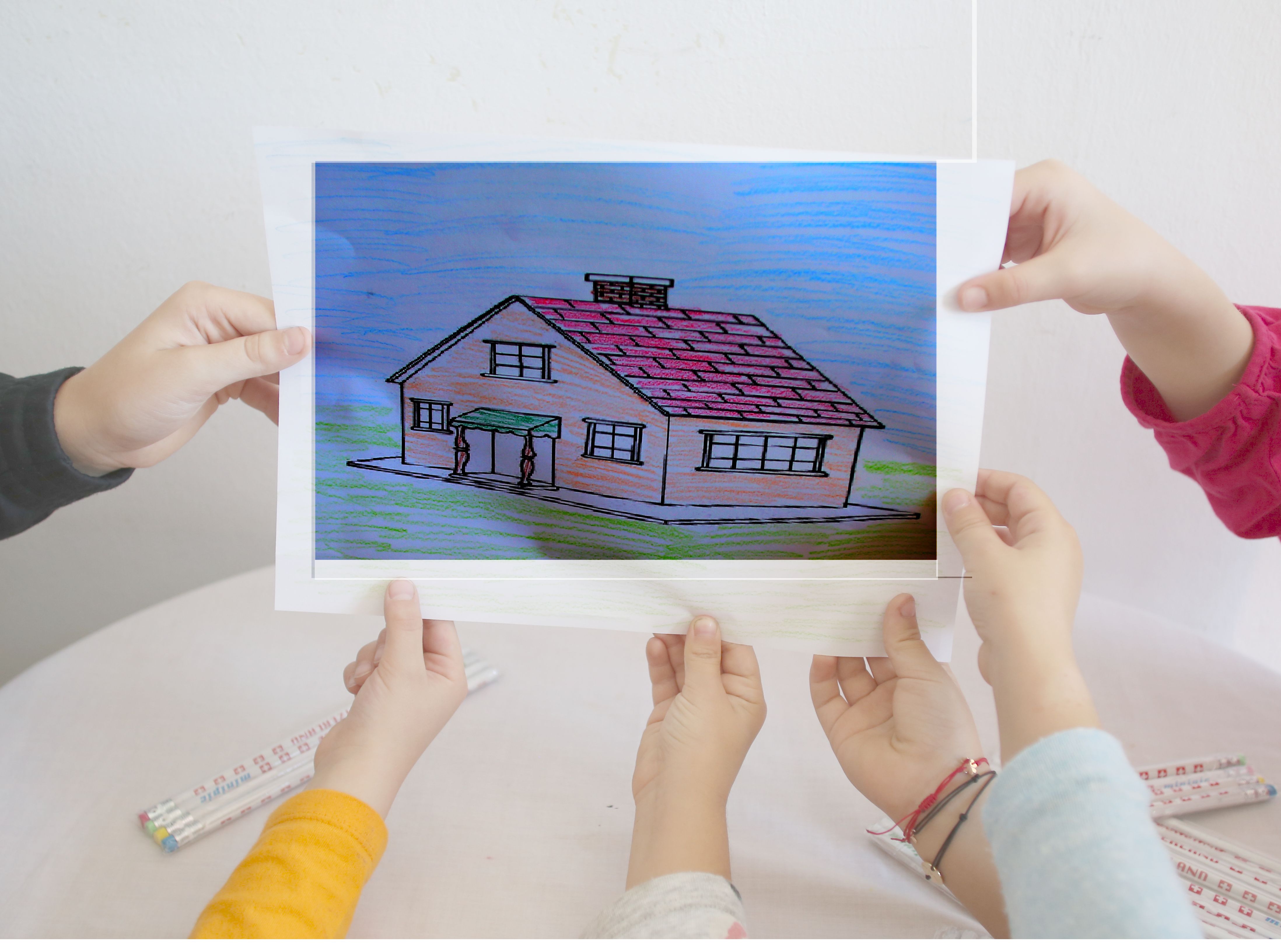 „Casa albastră”, acasă pentru tinerii nimănui: Fără sprijin, copiii care ies din sistemul de protecție ajung direct în stradă