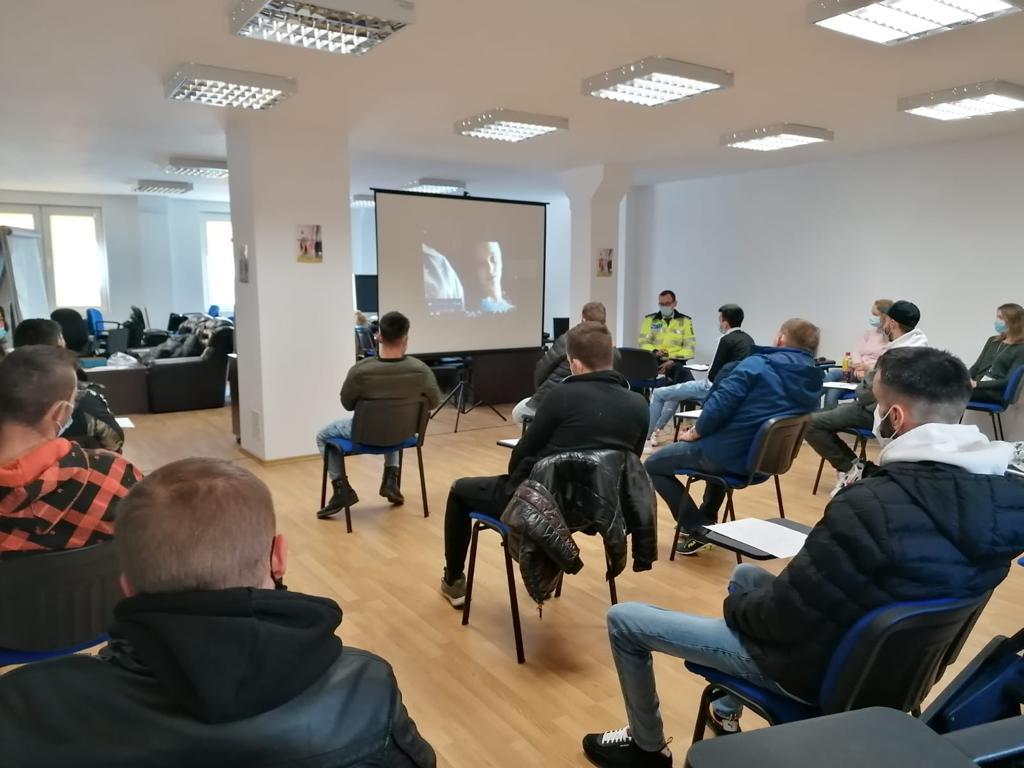 Sibienii condamnați pentru că au condus fără permis, aduși la Poliție să vizioneze filme