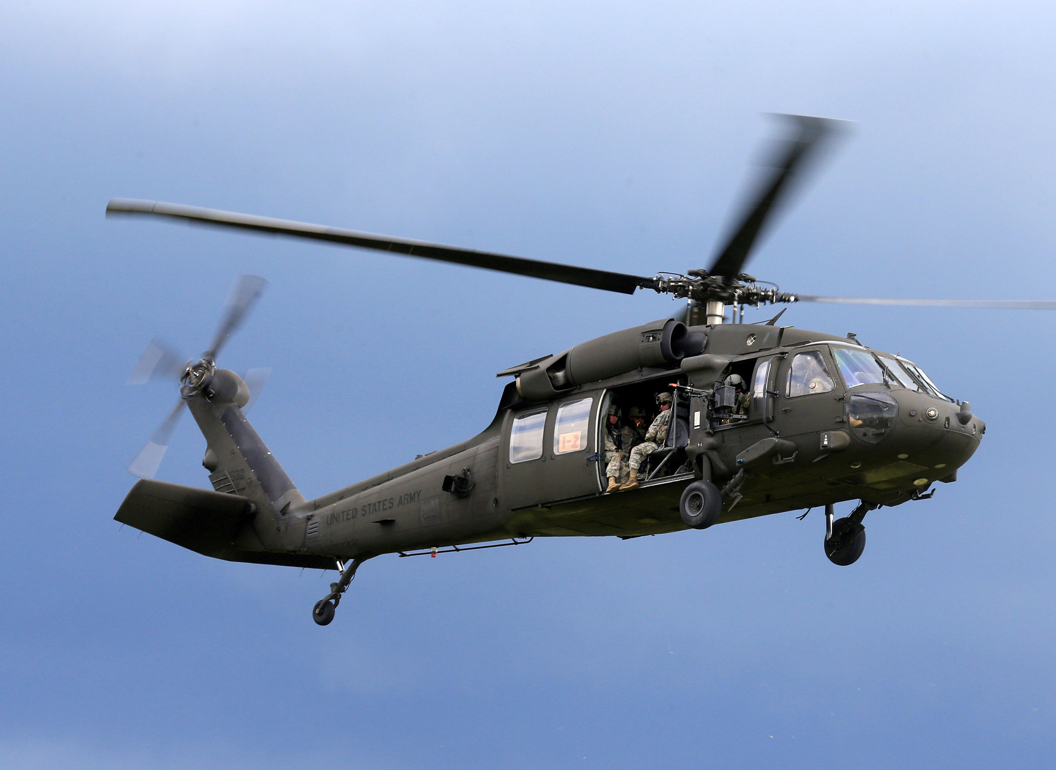 Ambasada SUA anunță elicoptere de luptă Black Hawk pe cerul Sibiului