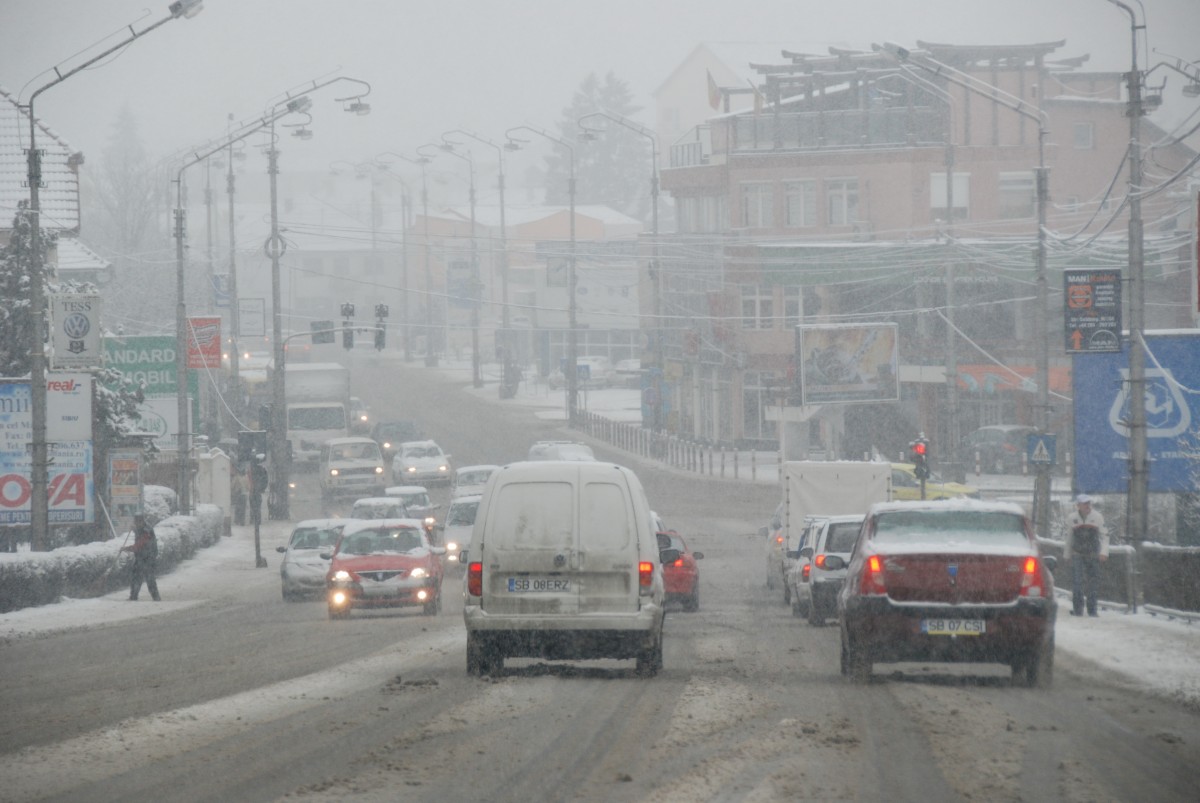 Meteorologii au prelungit codul portocaliu de ninsori în județul Sibiu