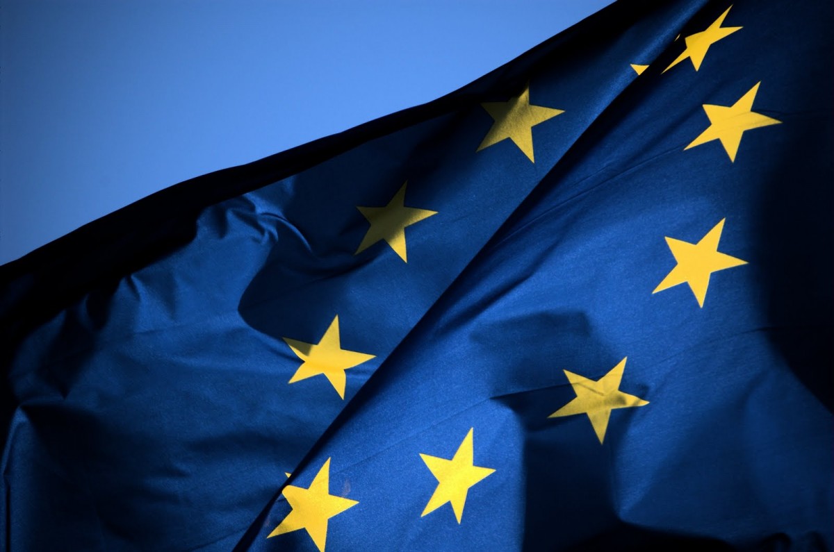 Comisia Europeană propune o adeverinţă electronică verde pentru a facilita libera circulaţie