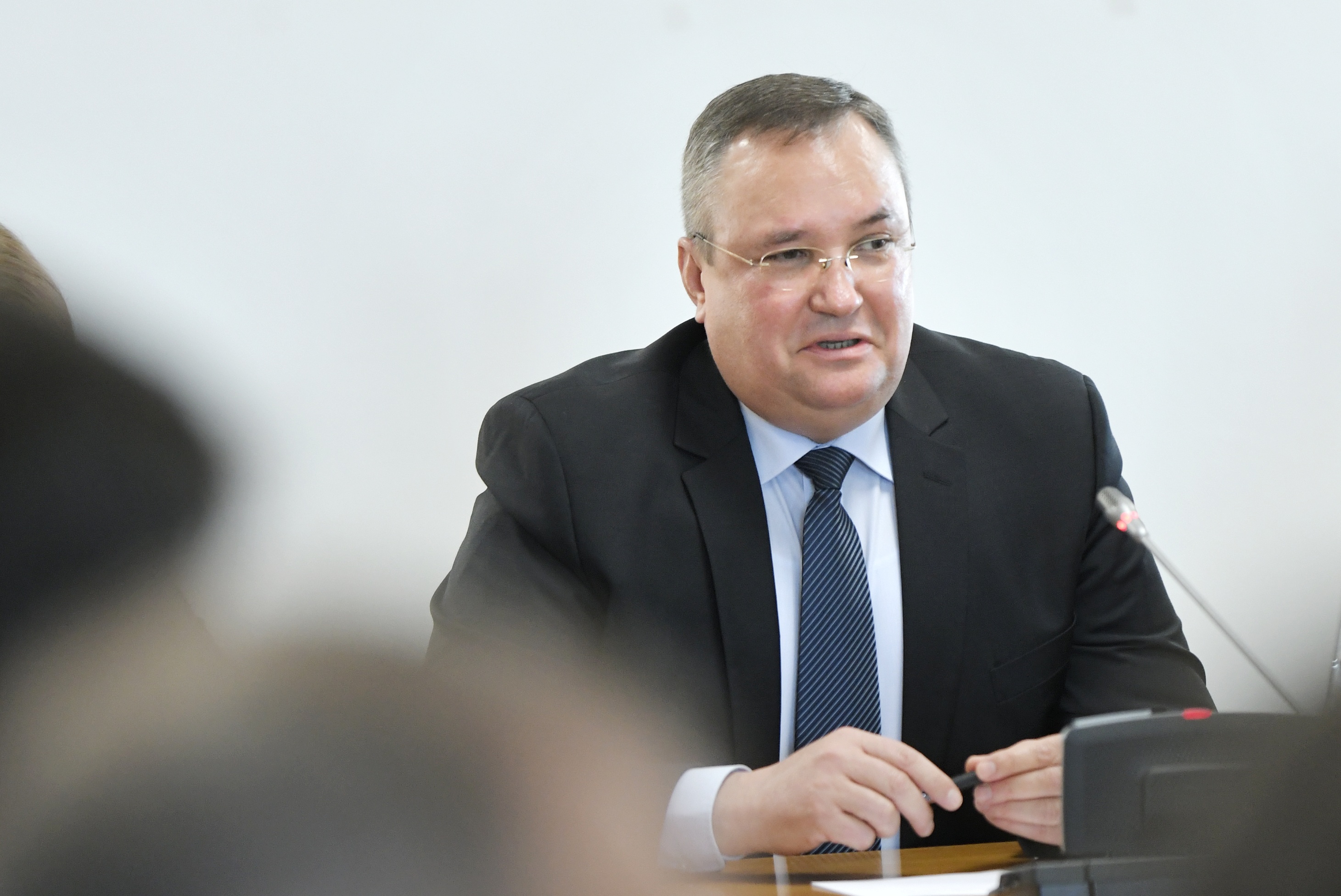 Ministrul Apărării le-a prezentat parlamentarilor Academia Forțelor Terestre. ”Ne dorim să vă asigurăm o transparență totală”
