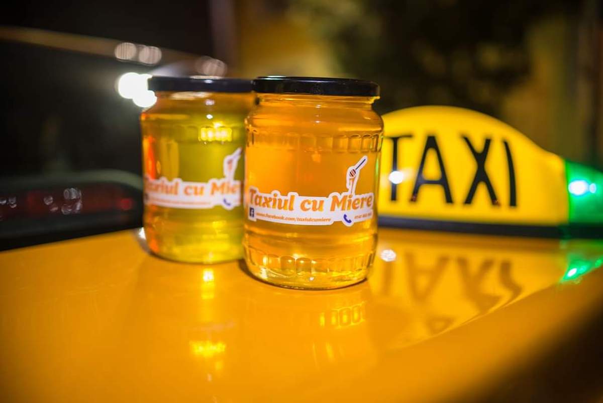 Un tânăr vinde produse pe bază de miere, cu taxiul. „Am devenit cunoscut odată cu pandemia”