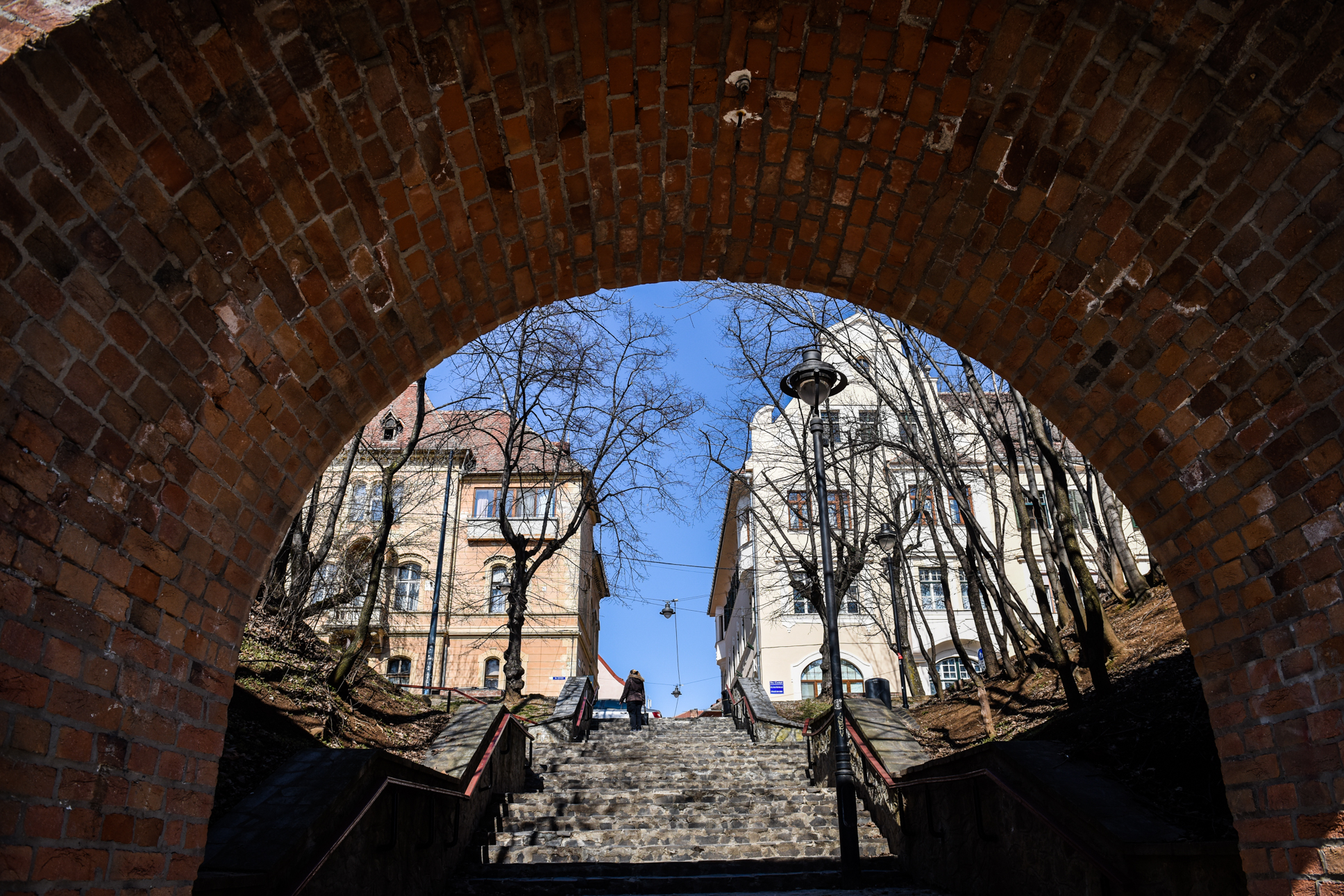 Incidența scade în Cisnădie, dar crește în Șelimbăr și Mediaș. În Sibiu, rata de infectare rămâne aproape la fel