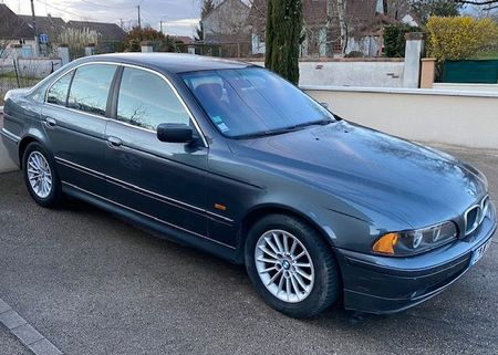 BMW 520d la 4.100 de lei. Fiscul sibian scoate mai multe mașini la vânzare