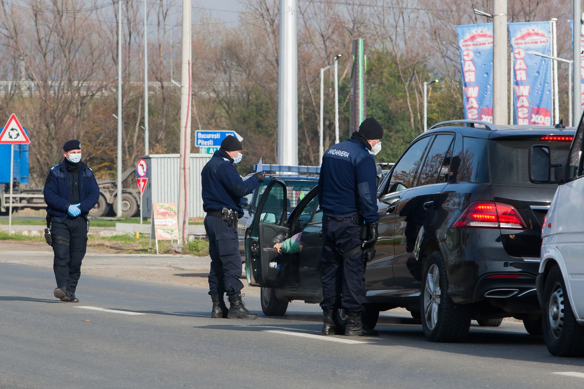Peste 1.000 de sibieni în carantină. În două cazuri au fost date amenzi de câte 1.000 de lei