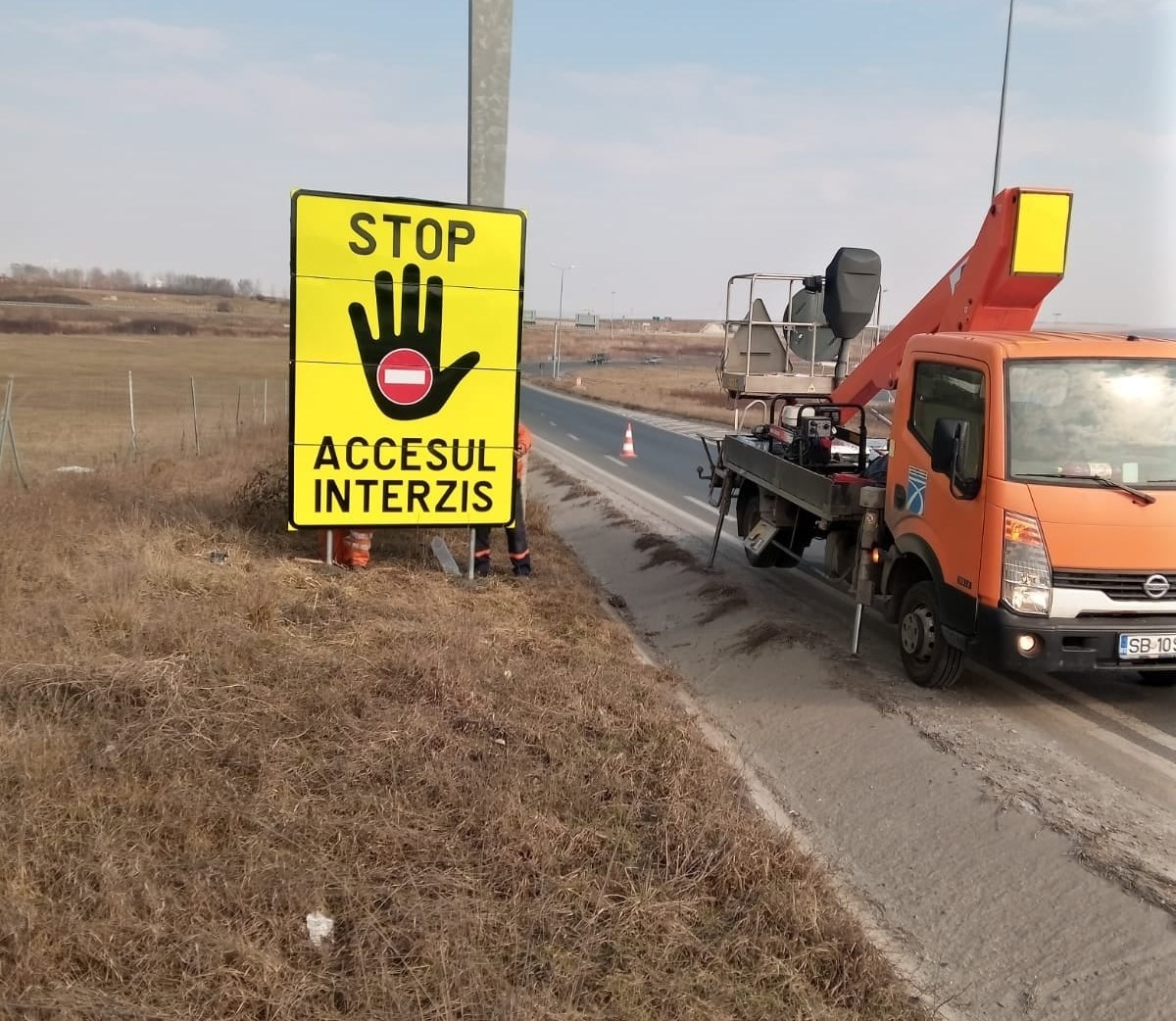 DRDP: Indicatoare amplasate în județul Sibiu pentru șoferii neatenți care intră pe autostradă pe contrasens