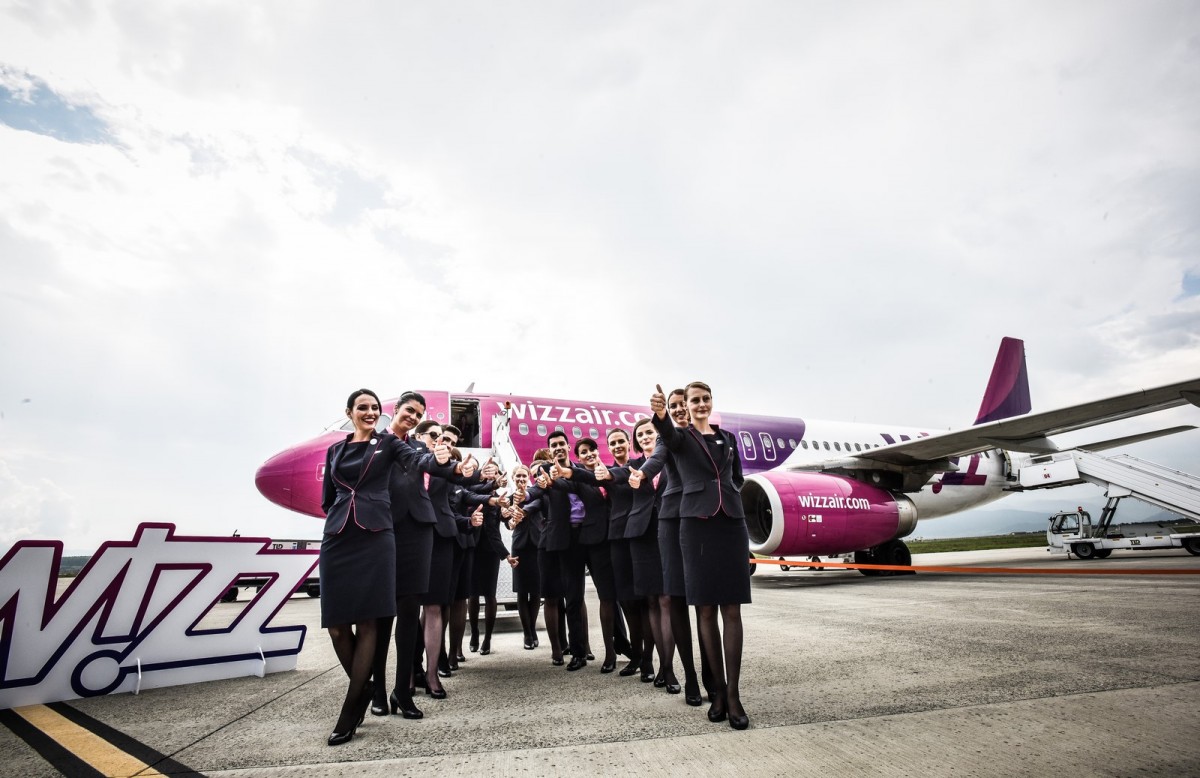 Tribunalul Sibiu obligă Wizz Air să reangajeze însoțitori de zbor, dați afară la începutul pandemiei