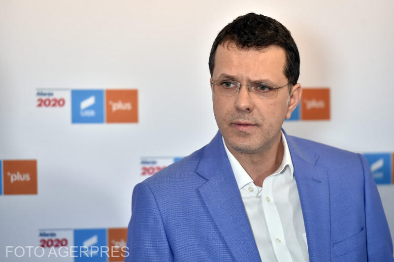 Liderul deputaților USR-PLUS depsre ieșirea de la guvernare: ”Orice variantă este pe masă”