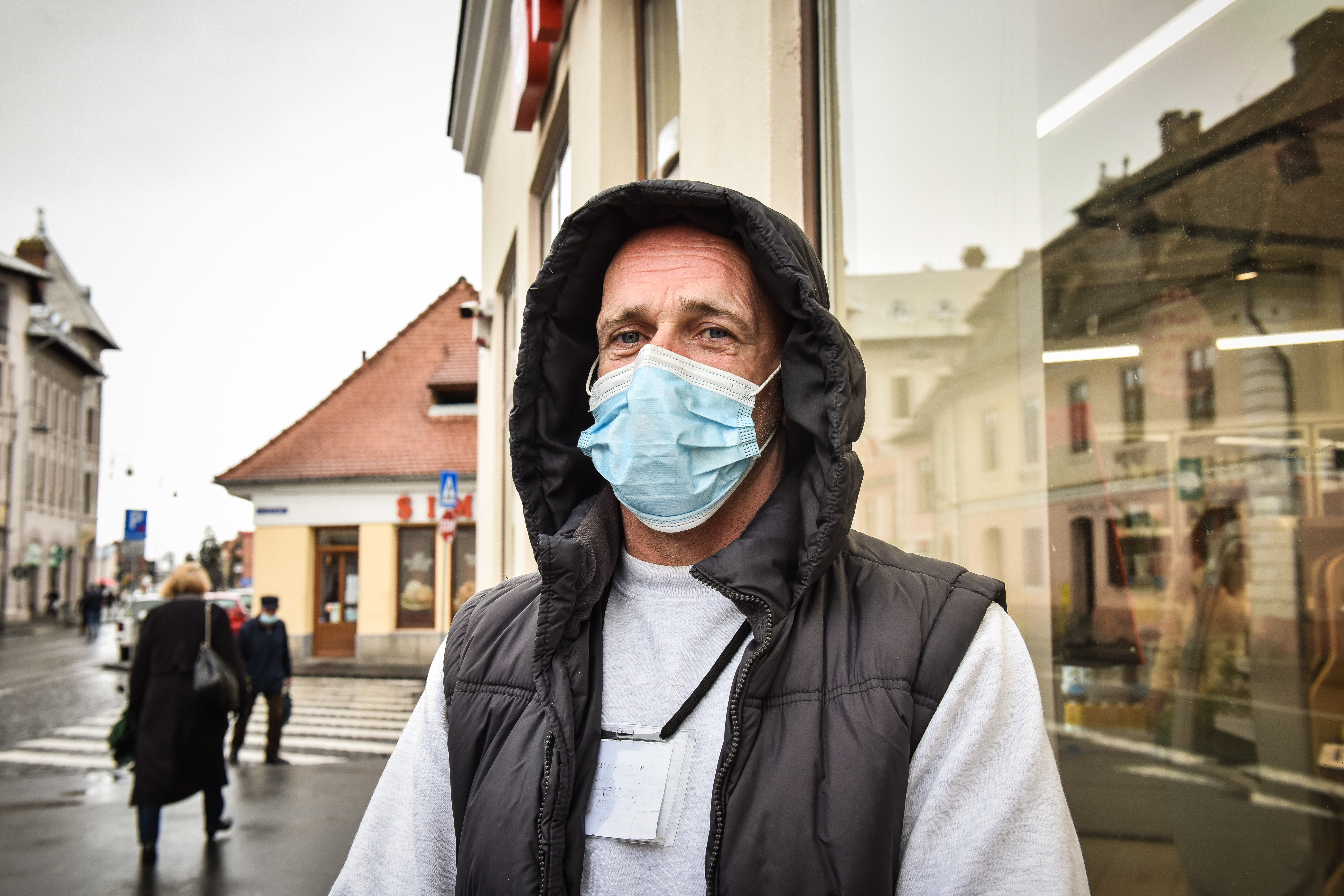 Sibianul care s-a dus cu toporul la Profi a dat peste un fost vicecampion național la box