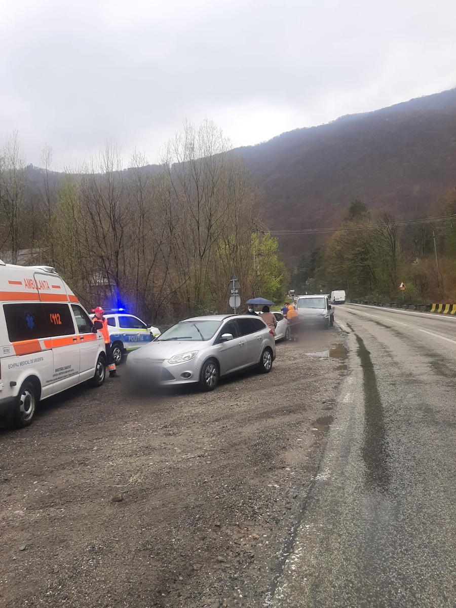 Accident în lanț pe Valea Oltului provocat de un șofer din Sibiu