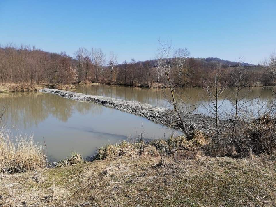 Pescarii sibieni sunt mâhniți de lucrările de pe Olt. Apele Române: Totul e legal