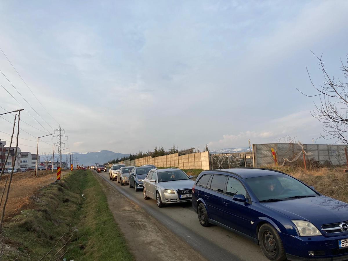 VIDEO – Reportaj: Prima zi cu filtru de poliție, la intrarea în Sibiu dinspre Cisnădie