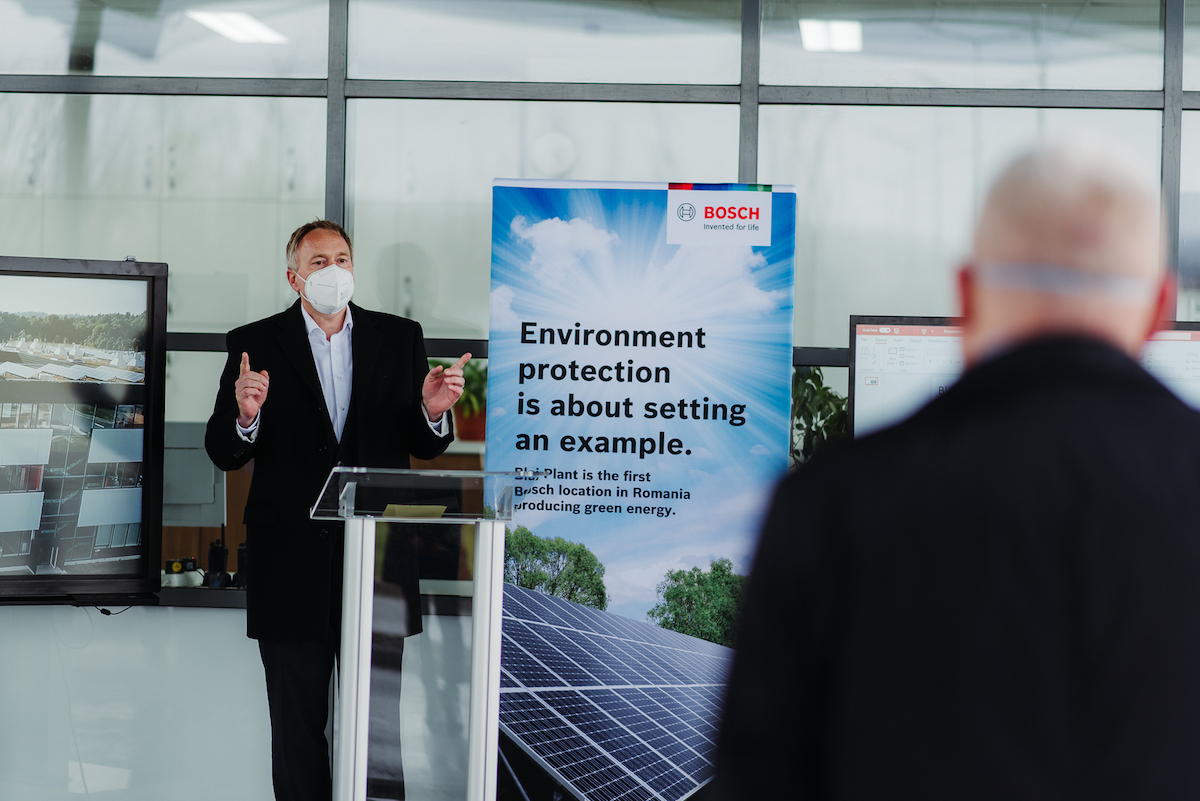 „Prioritizăm sustenabilitatea și protecția mediului înconjurător”. Fabrica din Blaj devine prima locație Bosch din România care produce energie verde