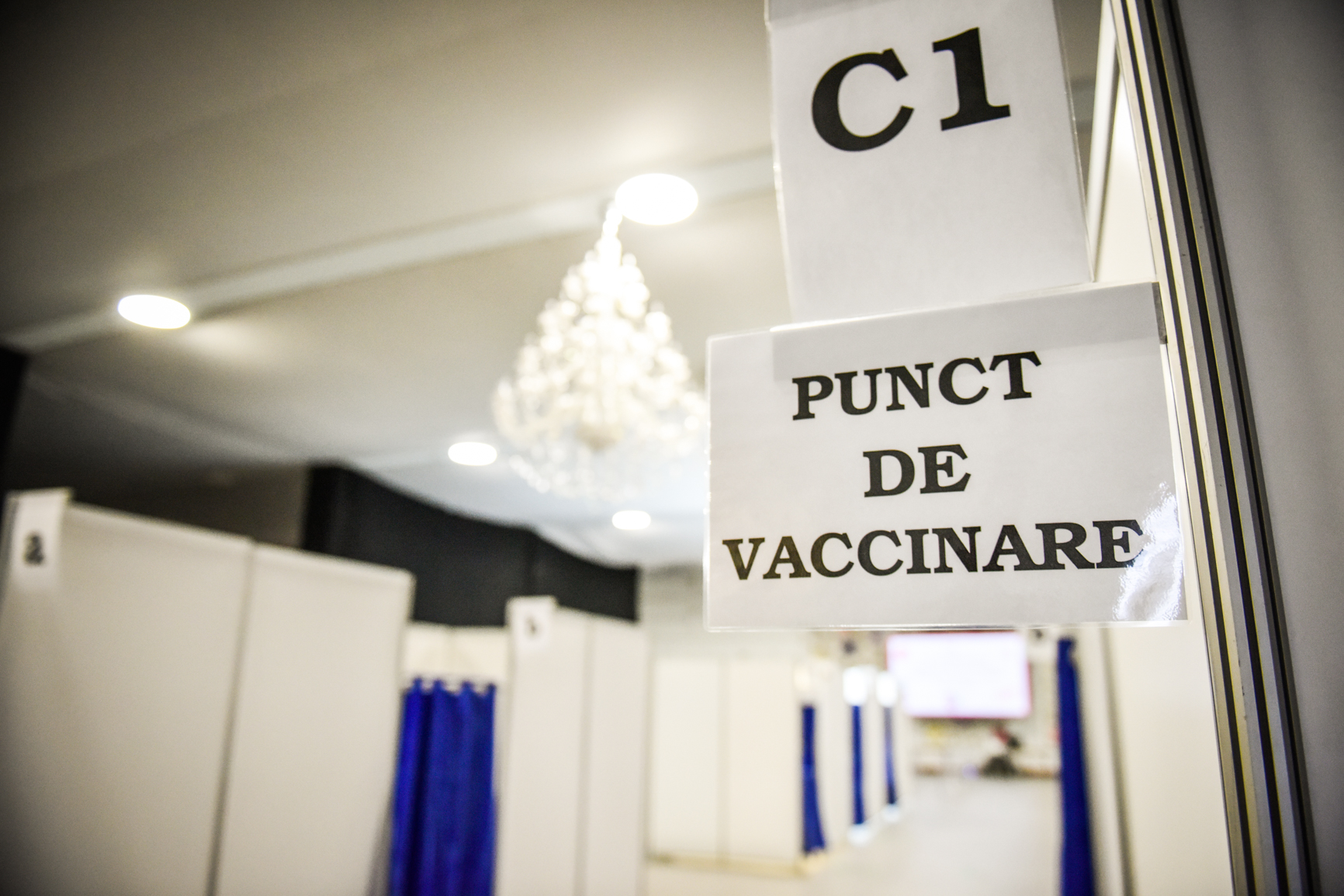 Capacitate de vaccinare de 96 de persoane pe flux pentru Moderna și AstraZeneca și 84 pentru Pfizer